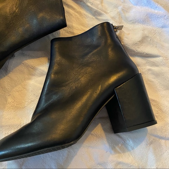 Stuart Weitzman | Heel Leather Ankle Boot - Picture 2 of 5